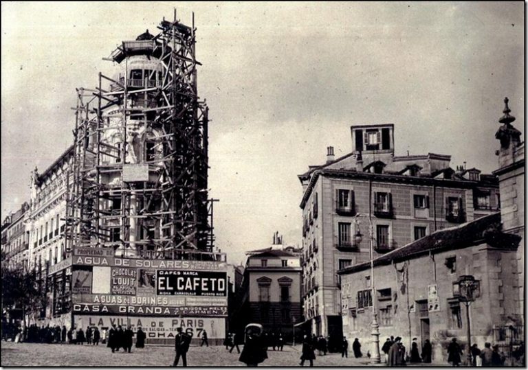 Edificio Metrópolis en obras