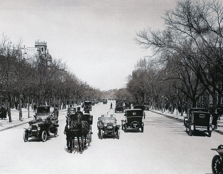 Paseo Recoletos en 1930 Madrid